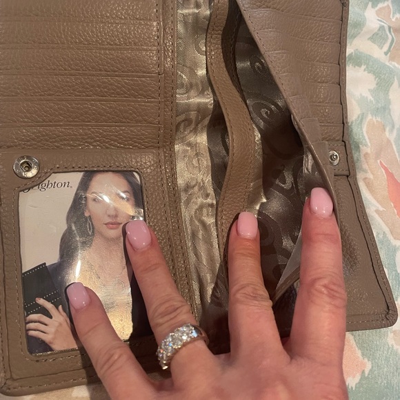 EUC Brighton snakeskin with tan genuine pebble leather large wallet - Picture 3 of 8